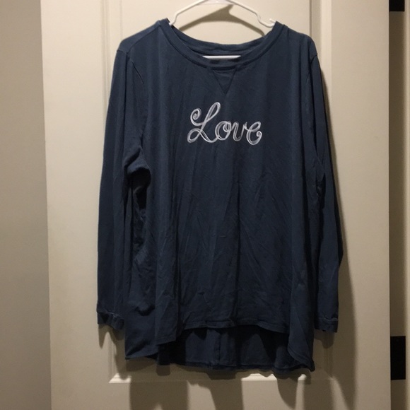 AnyBody Tops - ANYBODY Graphic hi/lo stretchy “LOVE”t-shirt long sleeves women’s size XL blue